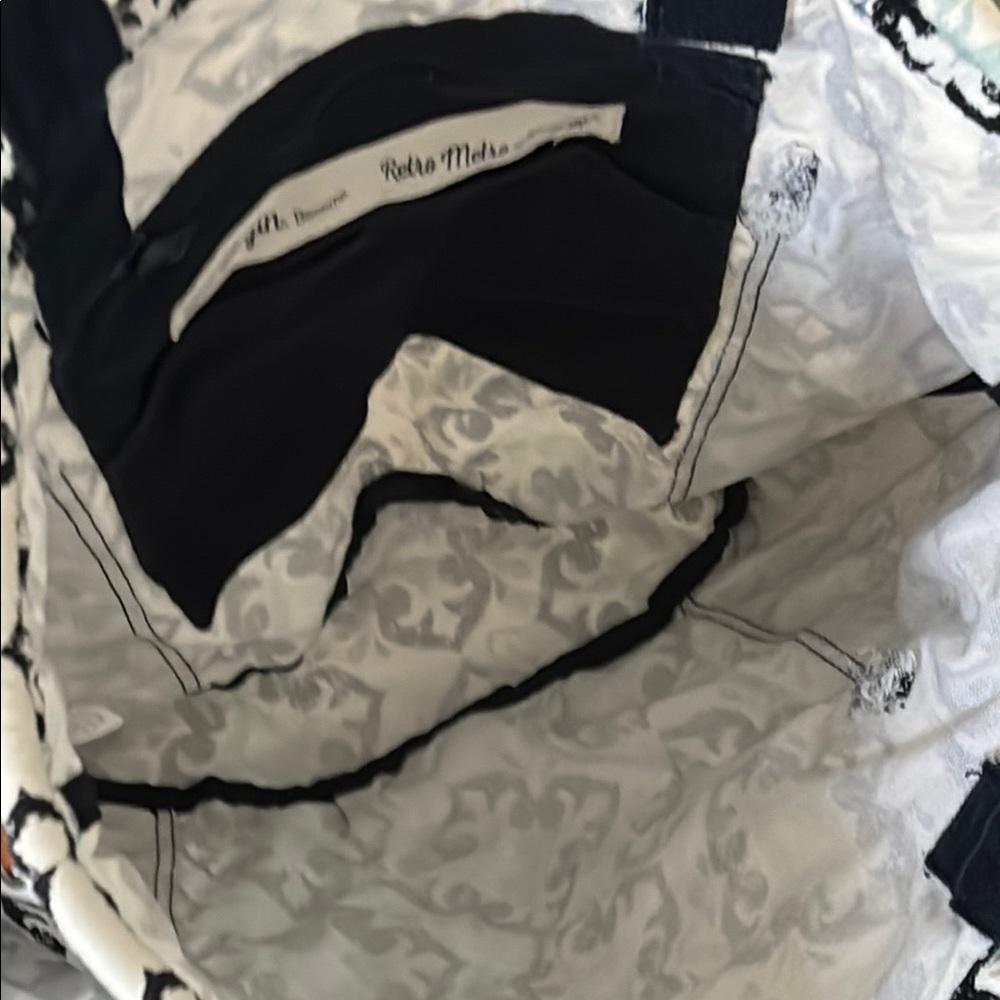 Thirty One Retro Metro Tote Bag in Fab Flourish - Picture 4 of 6
